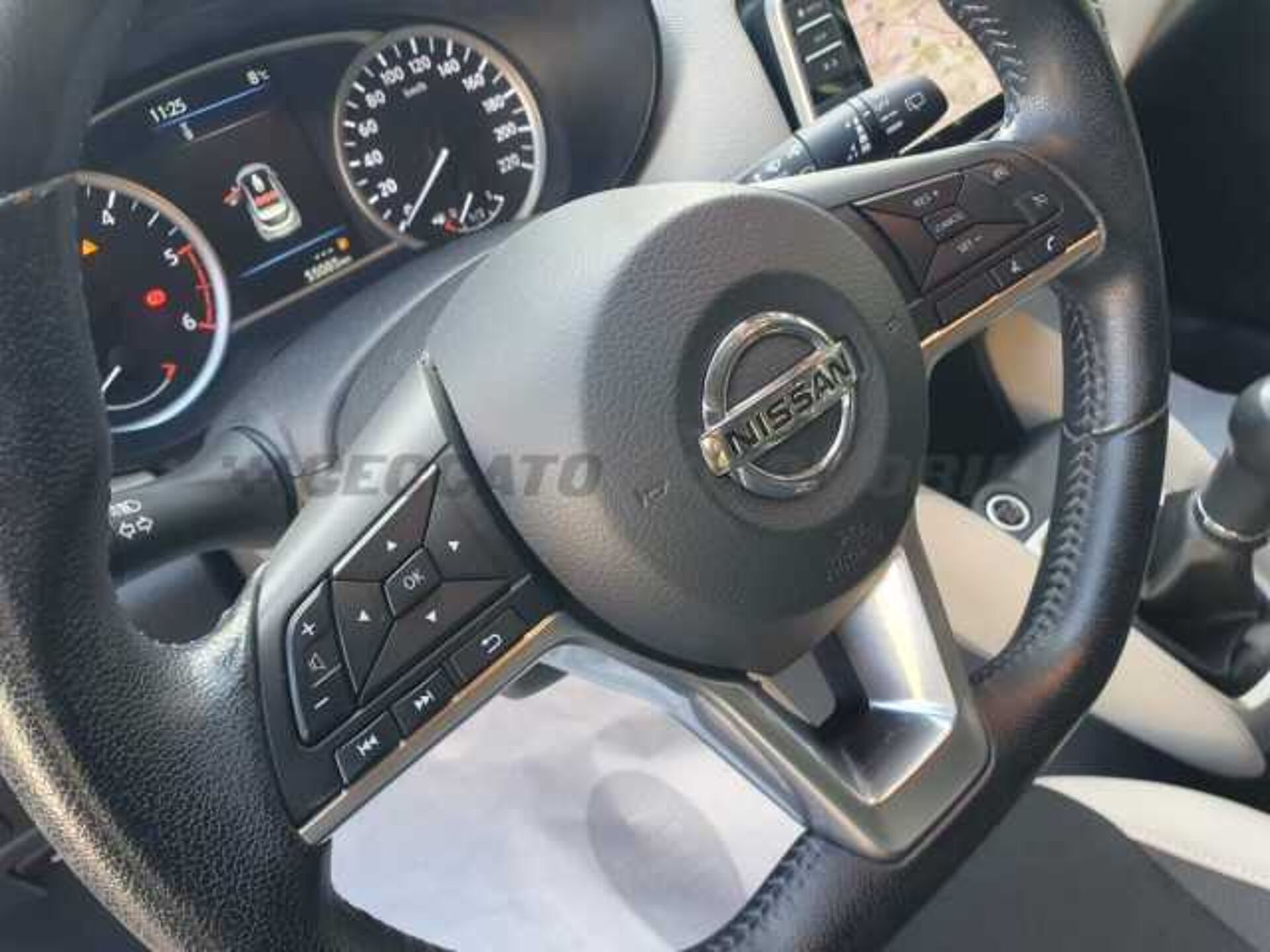 Nissan Micra 1.5l - black