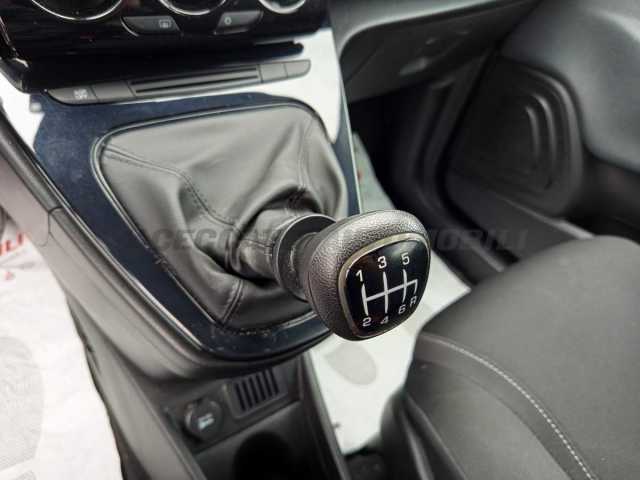 Lancia Ypsilon 1.0l - red