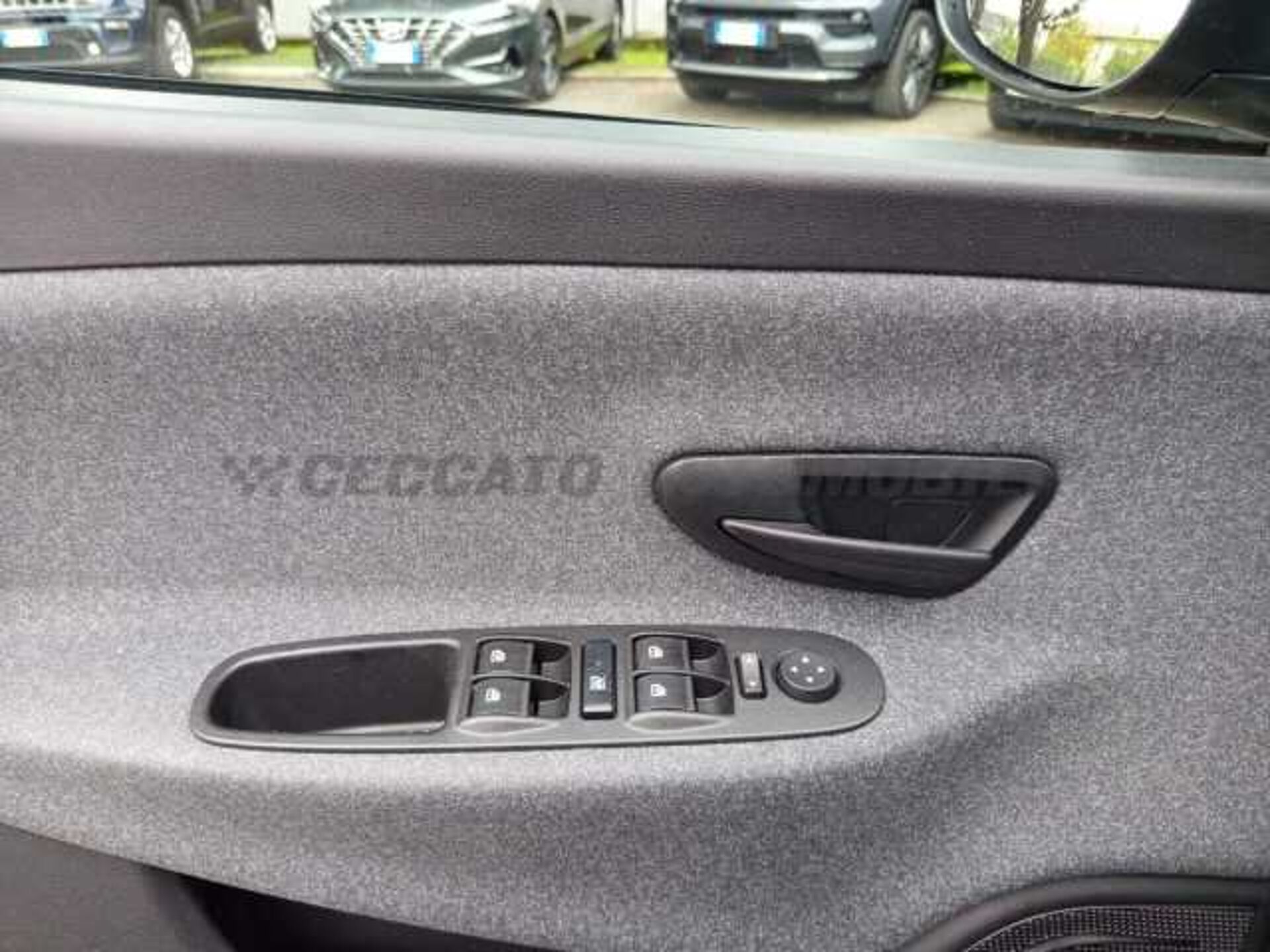 Lancia Ypsilon 1.0l - grey