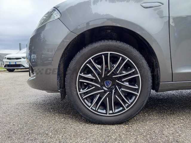 Lancia Ypsilon 1.0l - grey