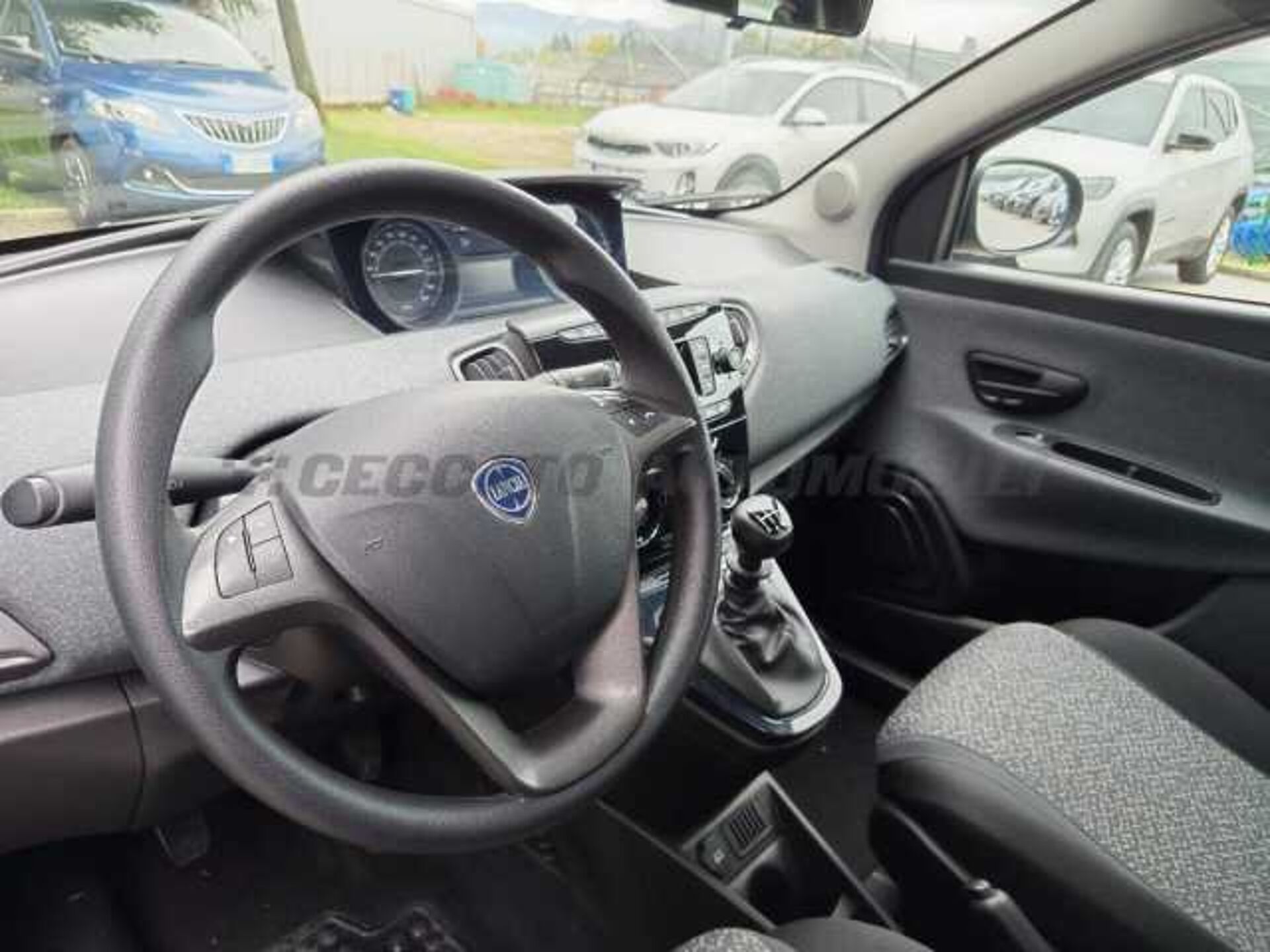 Lancia Ypsilon 1.0l - grey