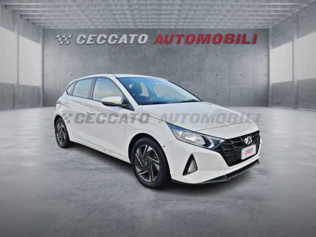 Hyundai i20 1.2l - white