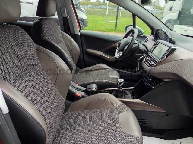 Peugeot 2008 1.6l - orange