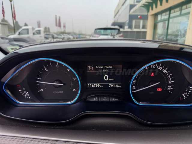 Peugeot 2008 1.6l - orange