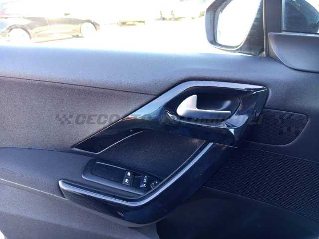 Peugeot 208 1.2l - grey