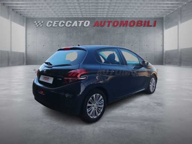 Peugeot 208 1.2l - grey