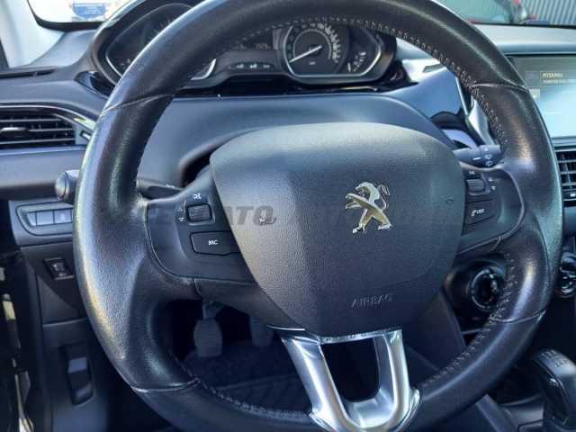 Peugeot 208 1.2l - grey