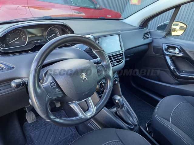 Peugeot 208 1.2l - grey