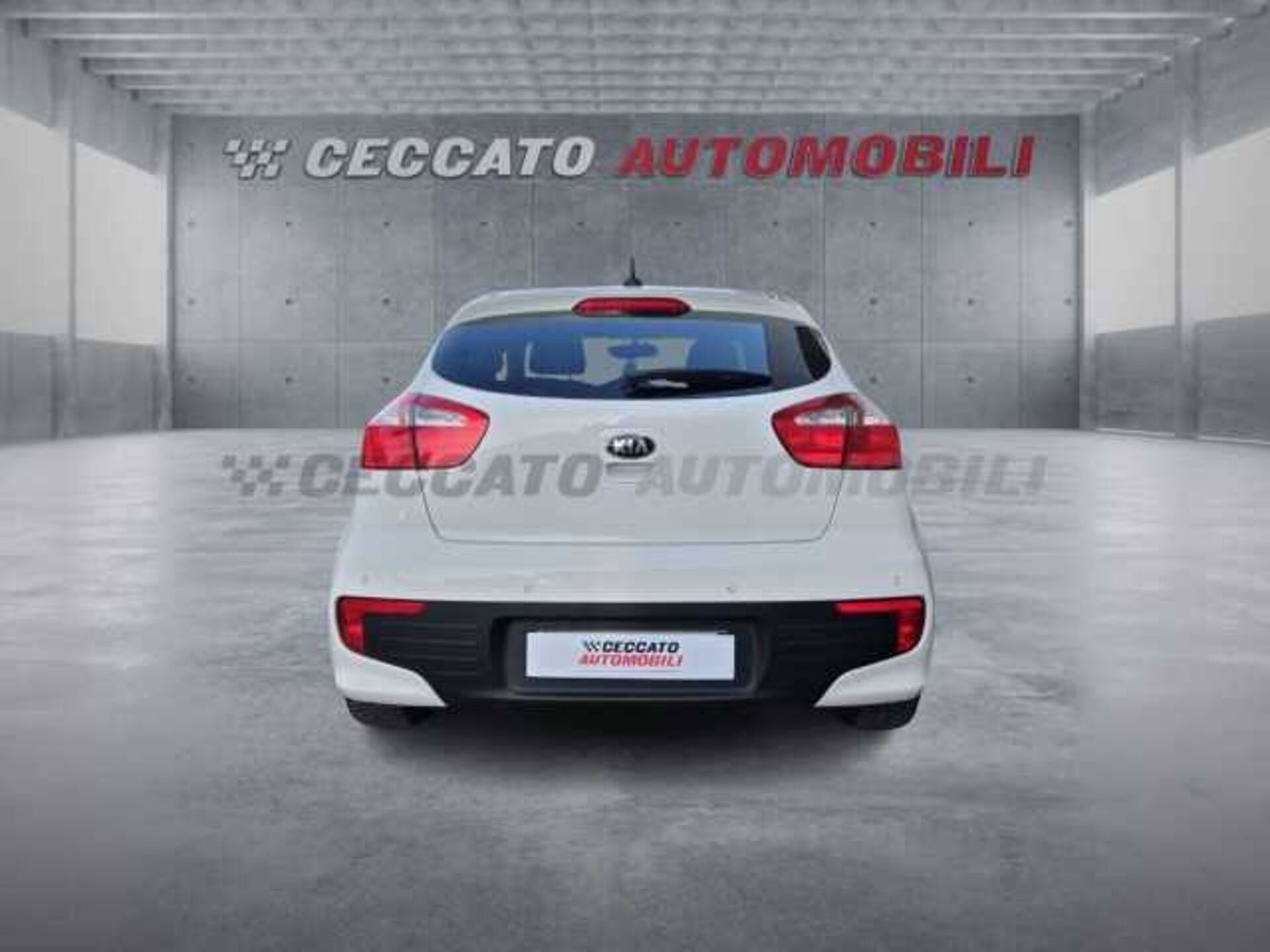 Kia Rio 1.2l - white