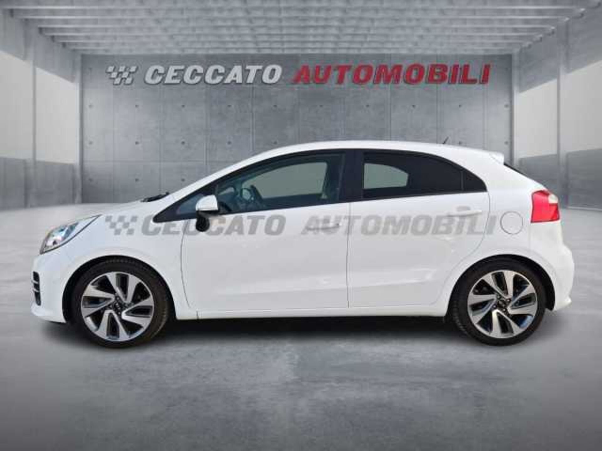 Kia Rio 1.2l - white
