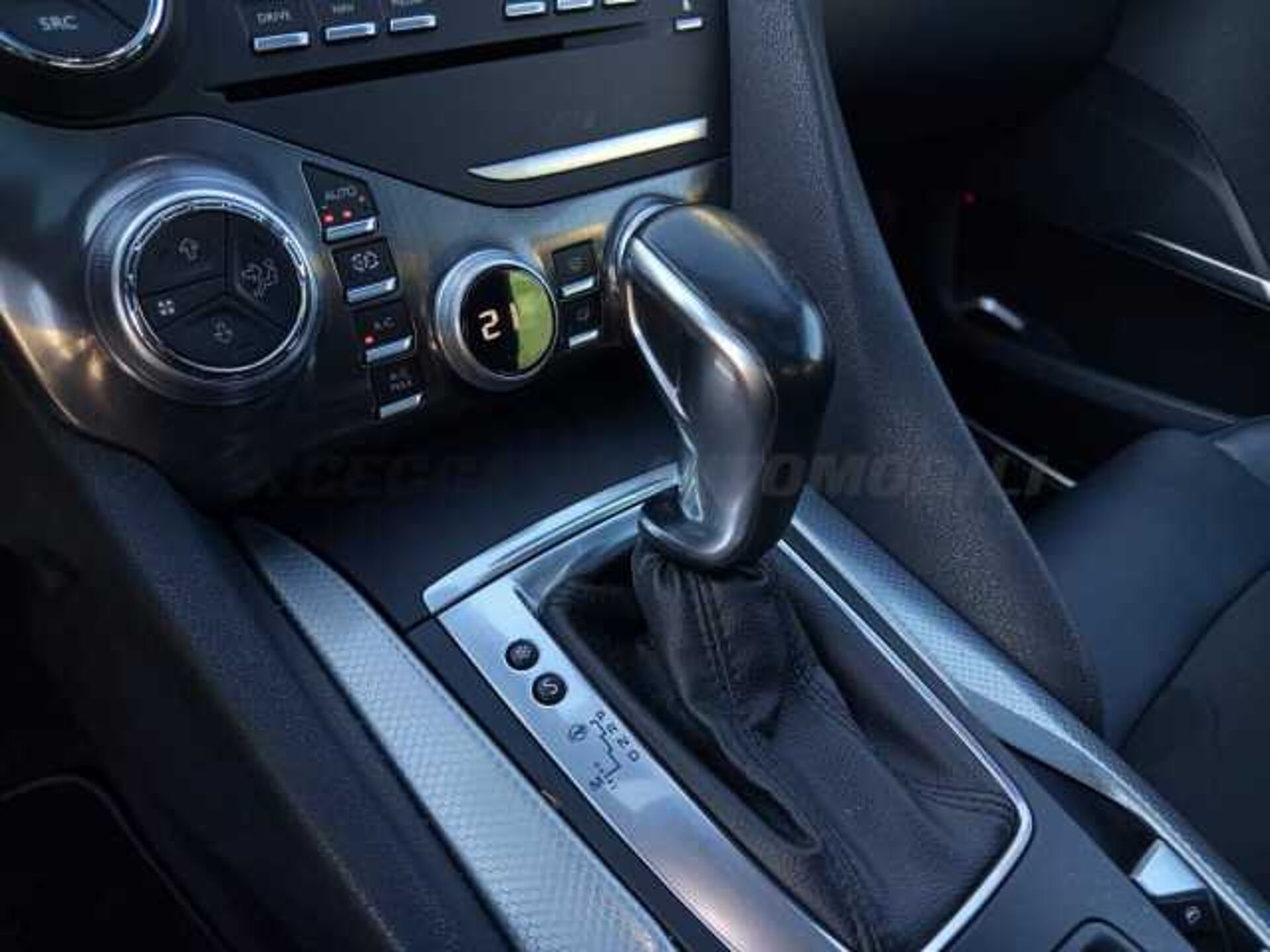 DS DS 5 2.0l - white