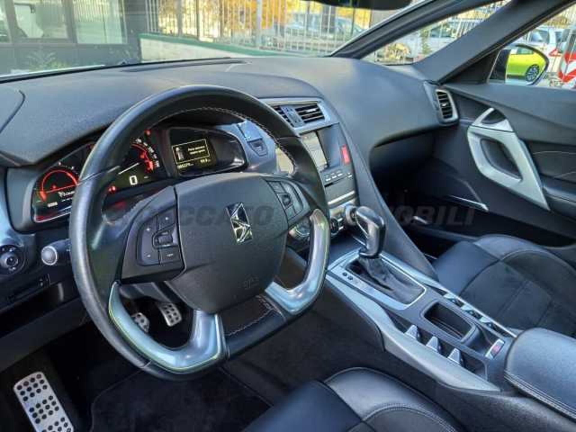 DS DS 5 2.0l - white