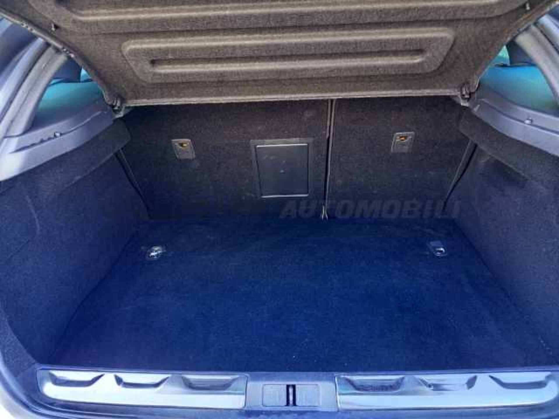 DS DS 5 2.0l - white