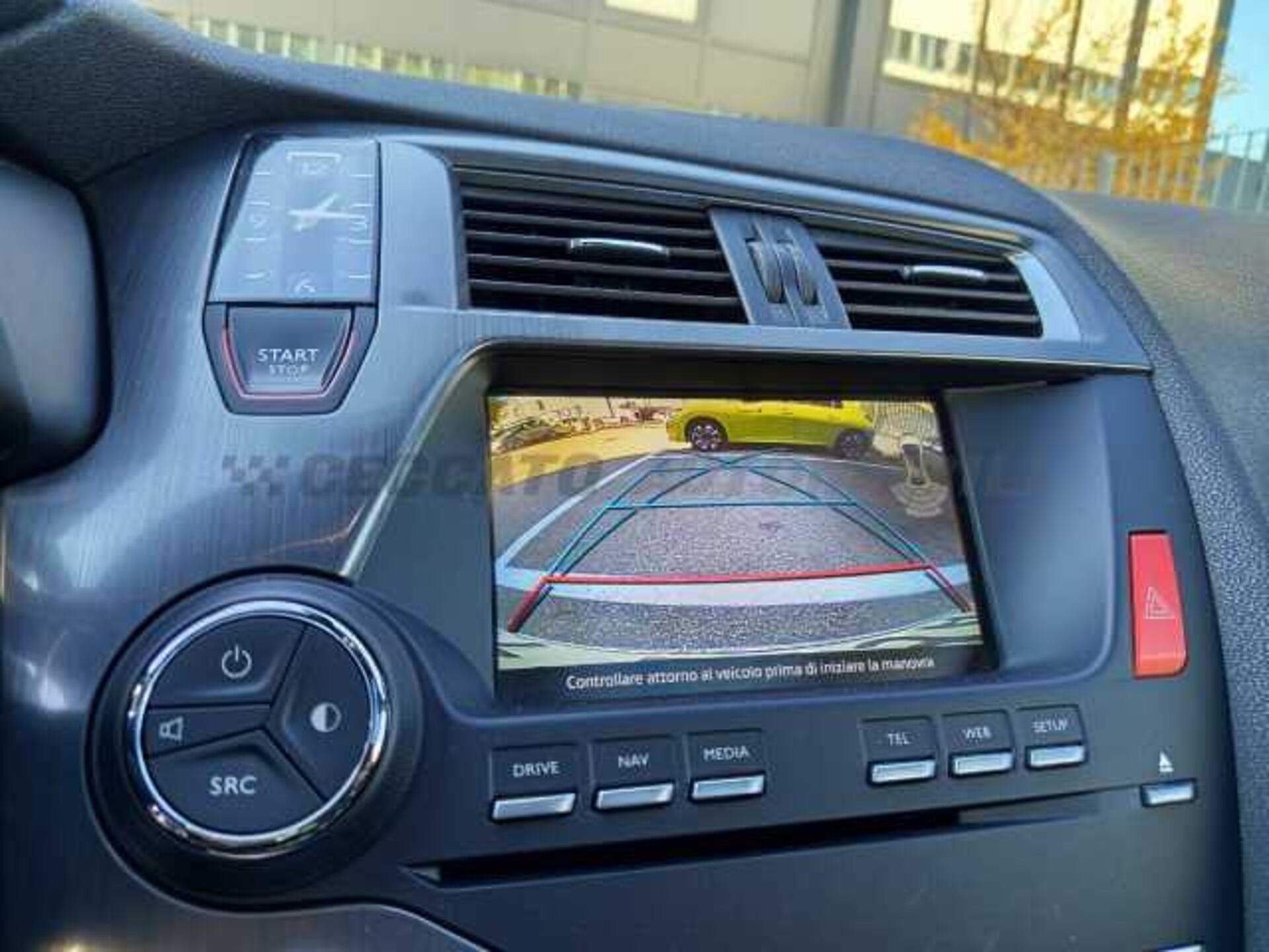 DS DS 5 2.0l - white