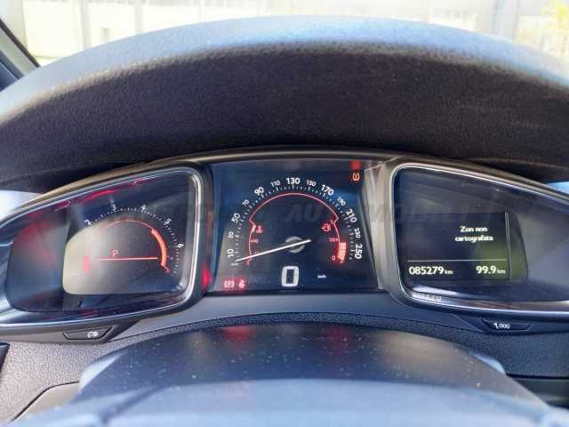 DS DS 5 2.0l - white