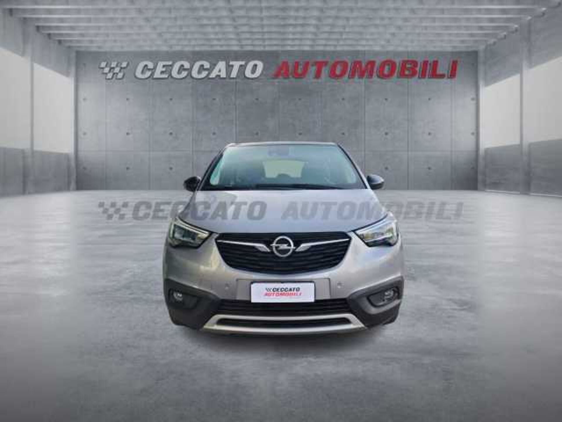 Opel Crossland X 1.2l - grey