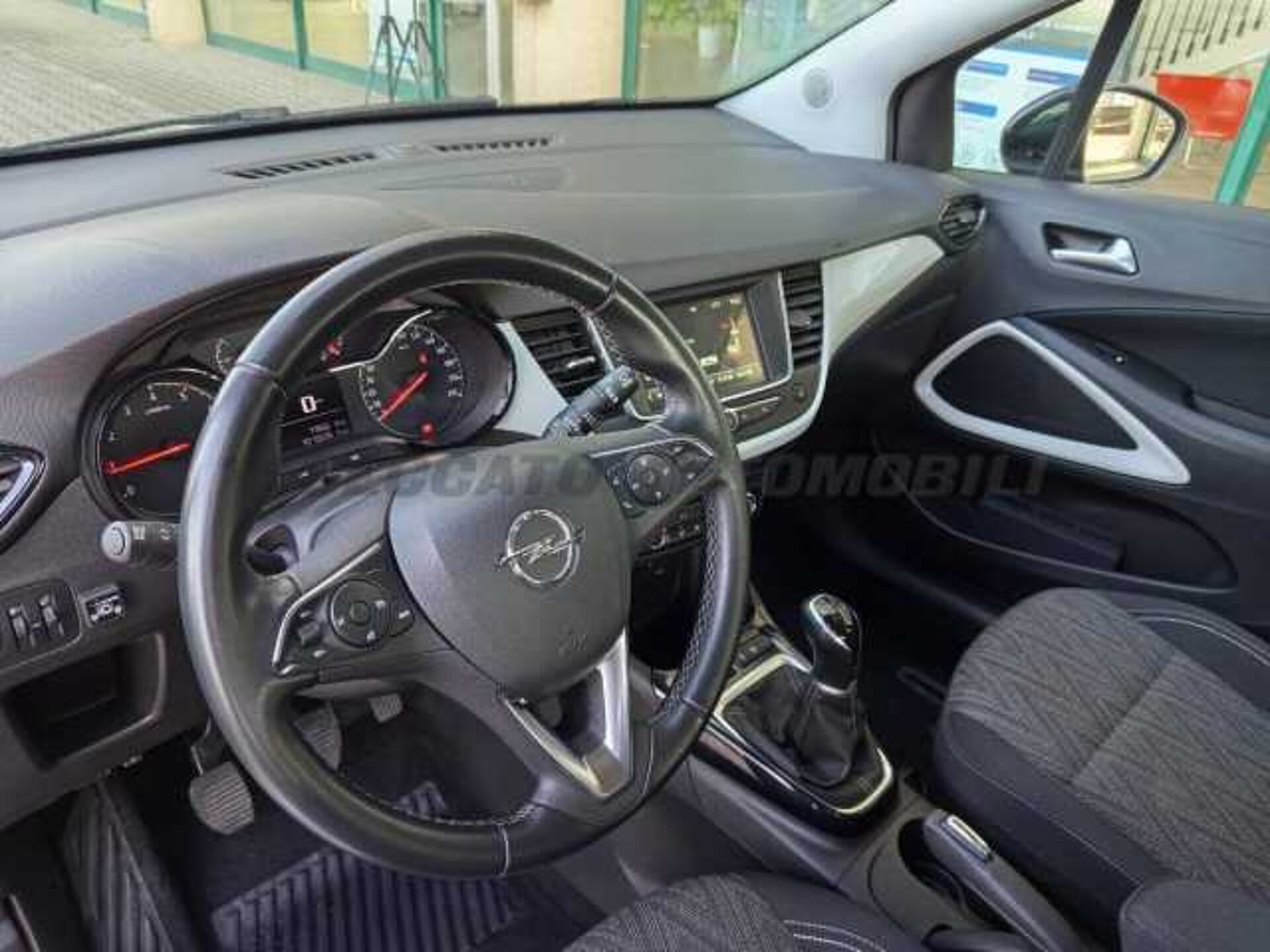 Opel Crossland X 1.2l - grey