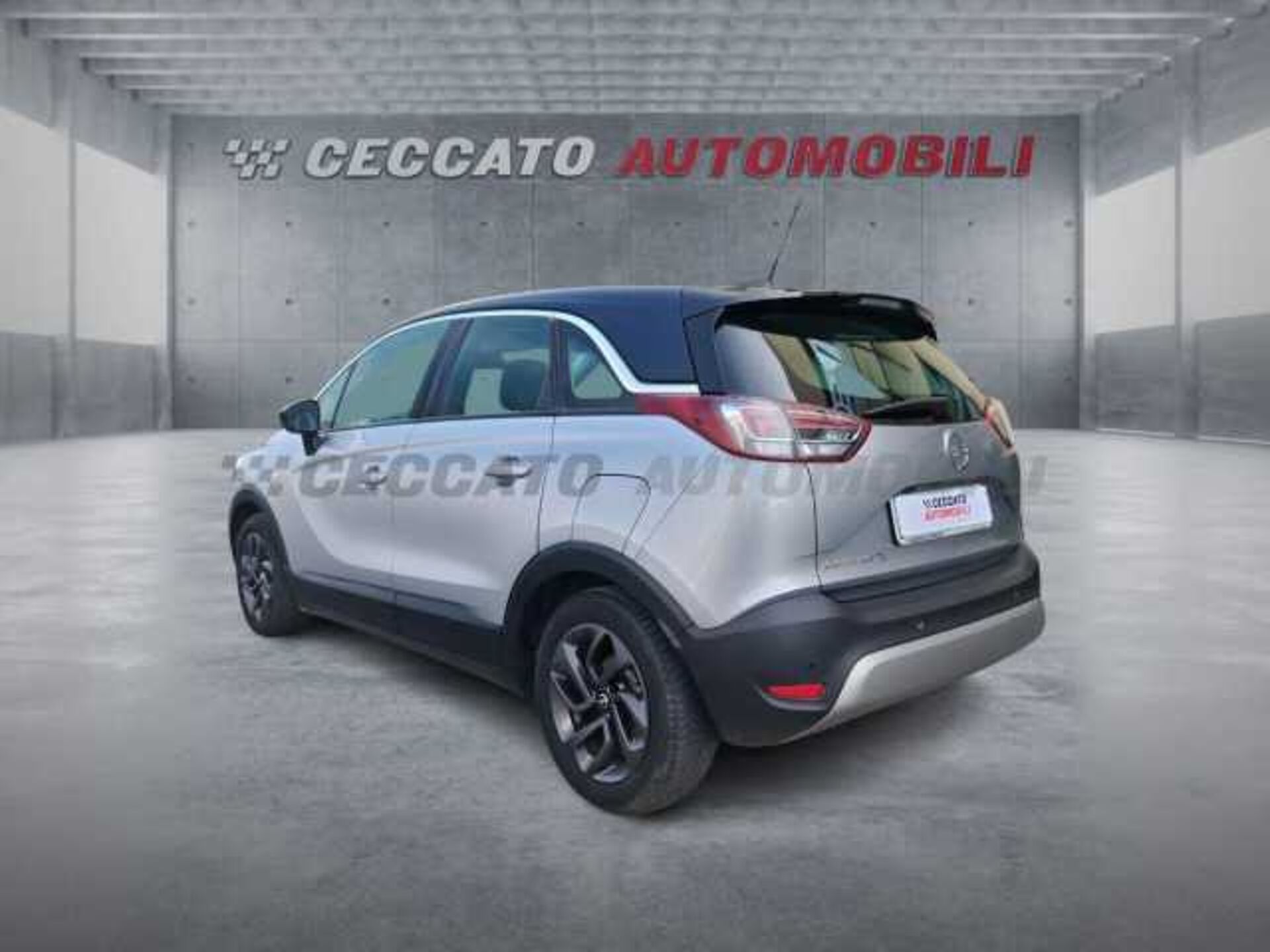 Opel Crossland X 1.2l - grey