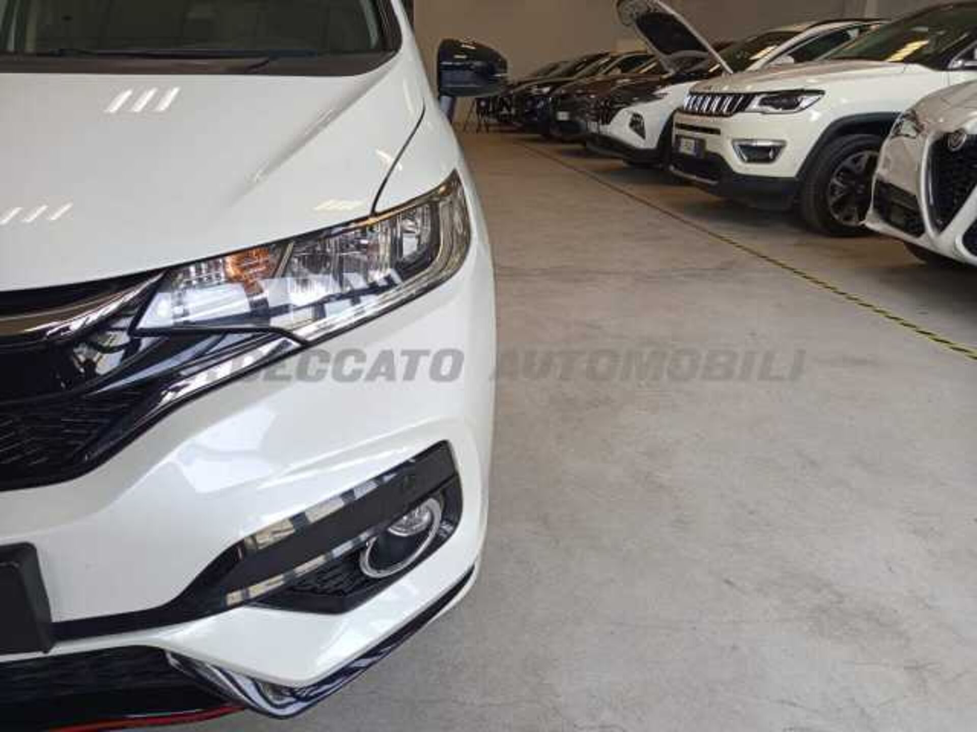 Honda Jazz 1.5l - white