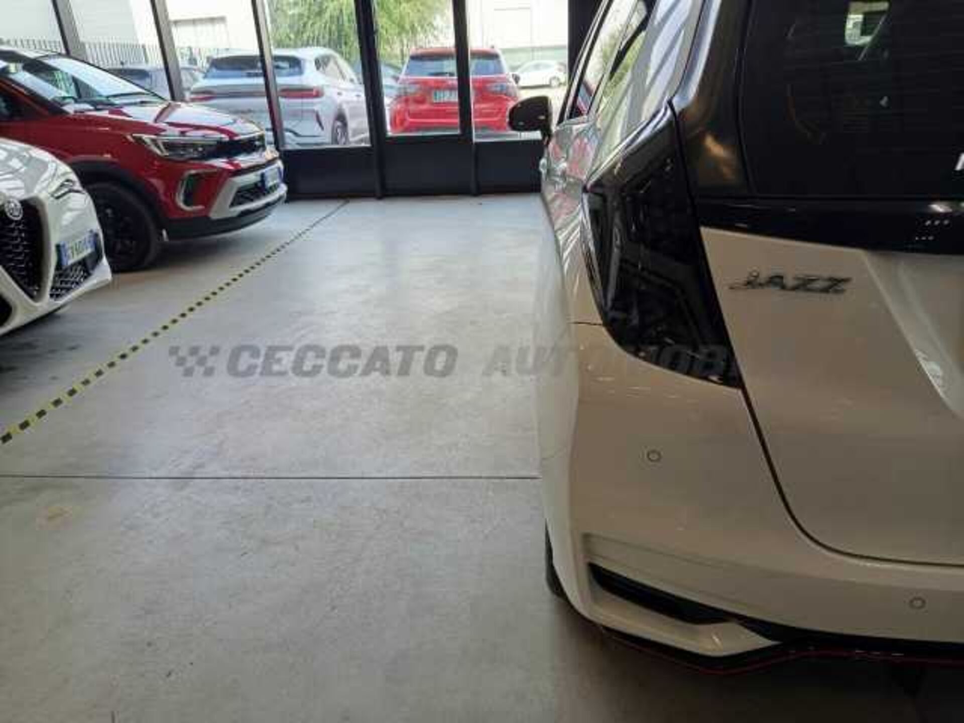 Honda Jazz 1.5l - white