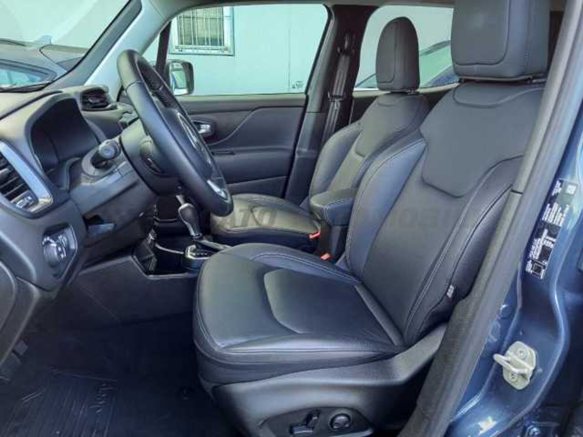 Jeep Renegade 1.5l - blue