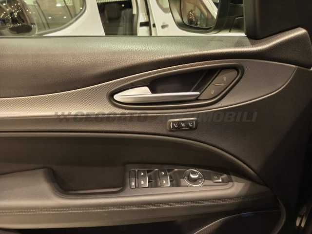 Alfa Romeo Stelvio 2.1l - black