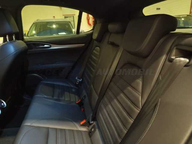 Alfa Romeo Stelvio 2.1l - black