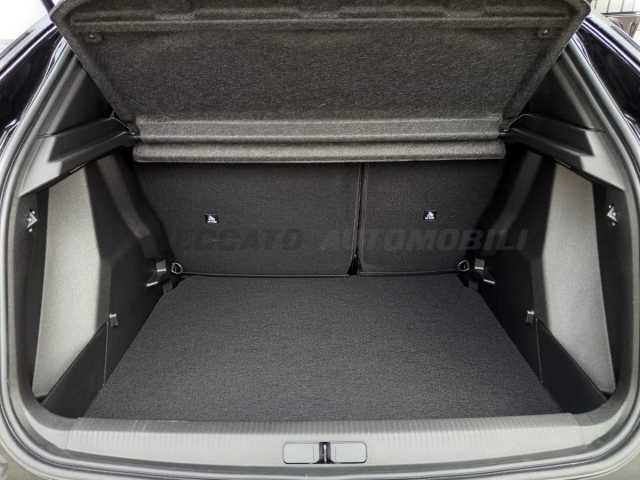 Peugeot 2008 1.2l - black