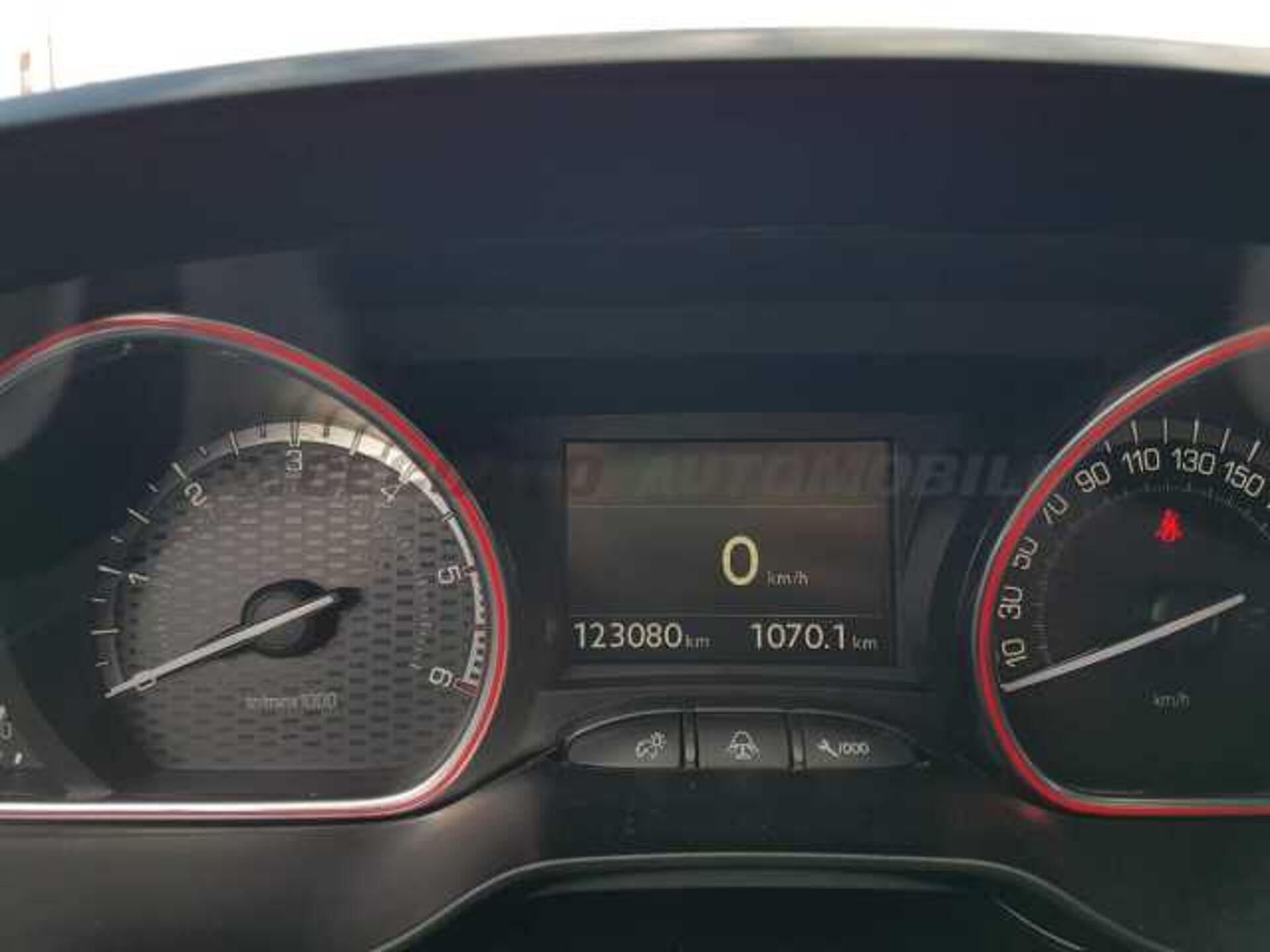 Peugeot 2008 1.5l - grey