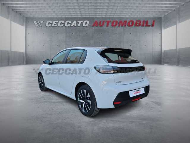 Peugeot 208 1.2l - white