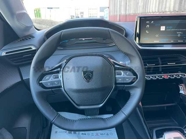 Peugeot 208 1.2l - white