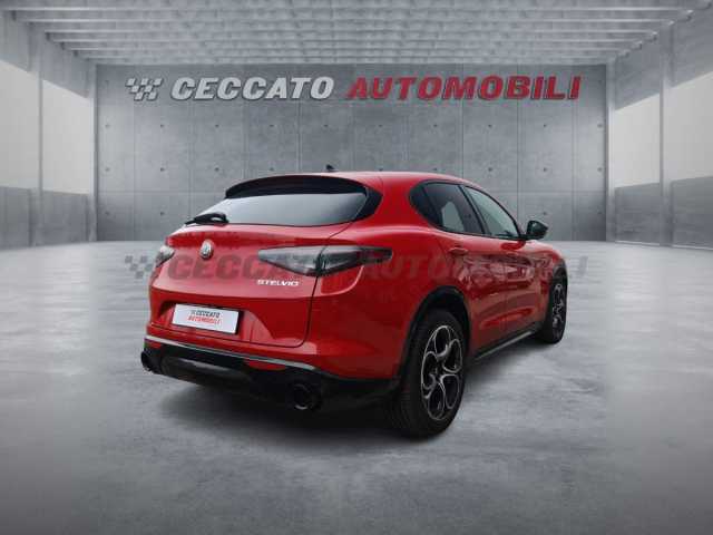 Alfa Romeo Stelvio 2.1l - red