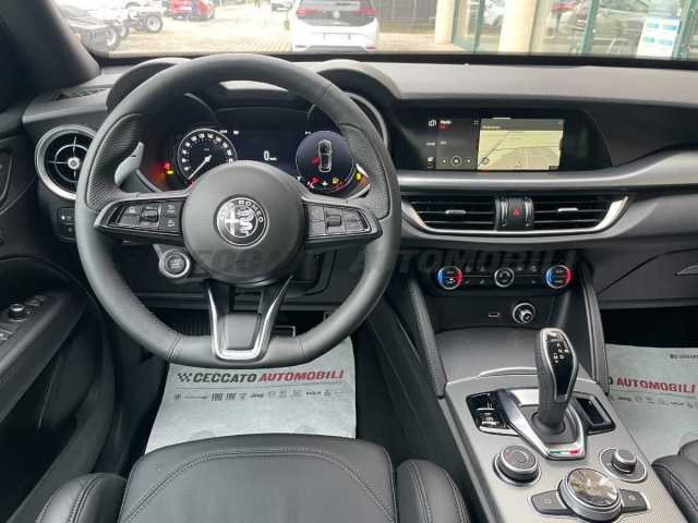 Alfa Romeo Stelvio 2.1l - red