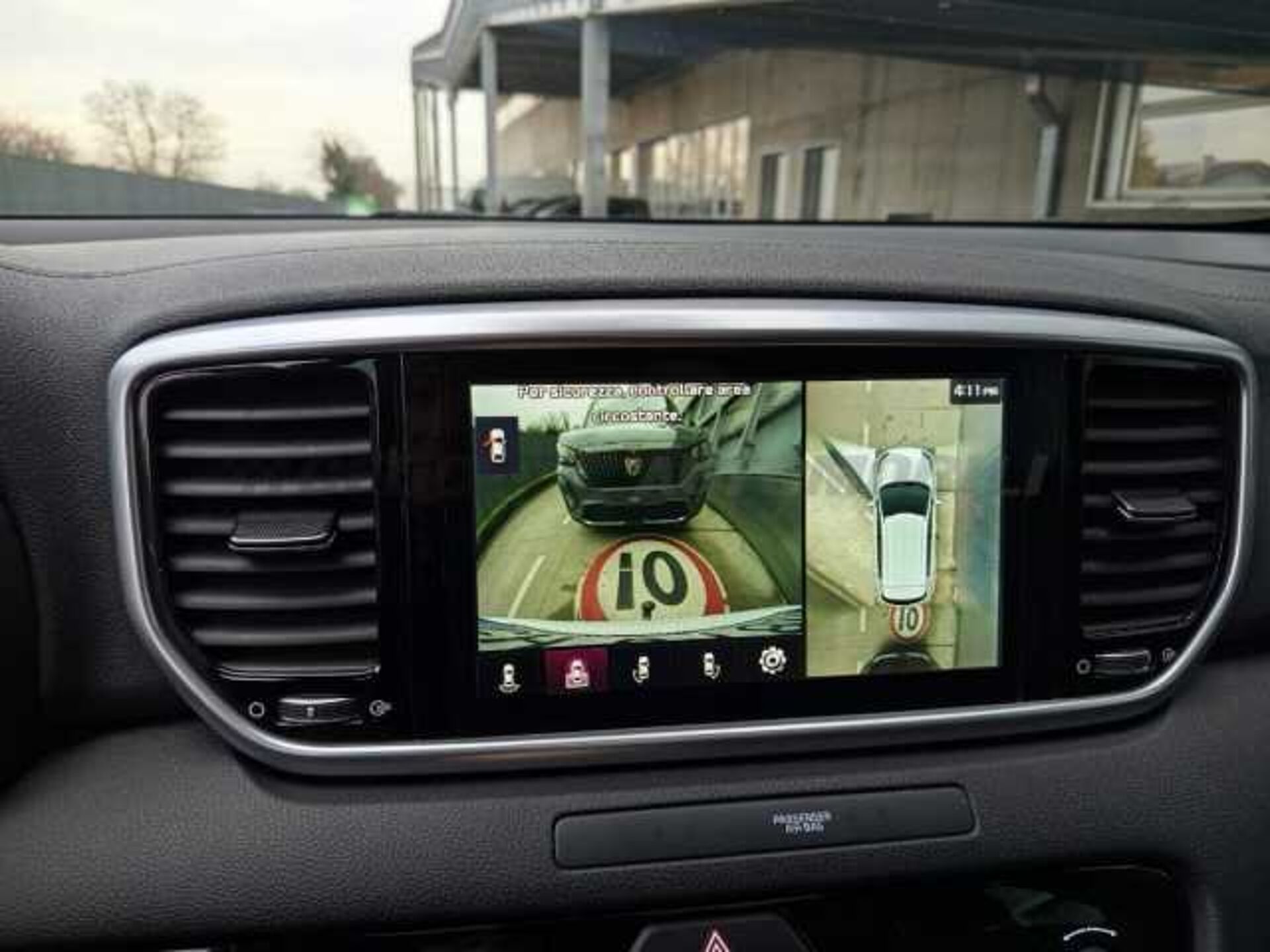 Kia Sportage 1.6l - white