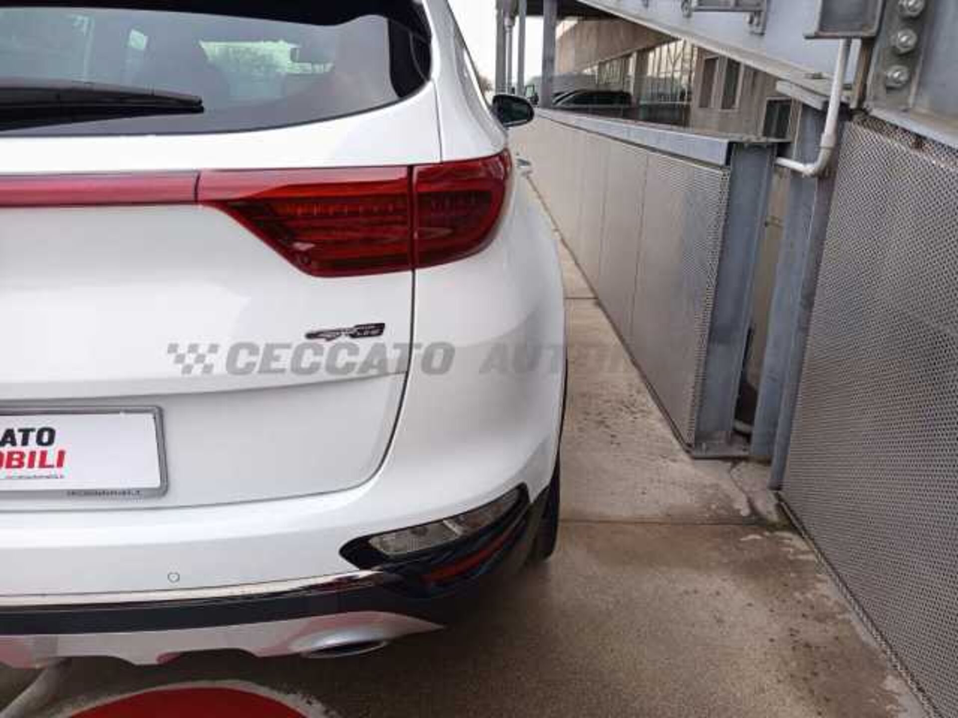 Kia Sportage 1.6l - white