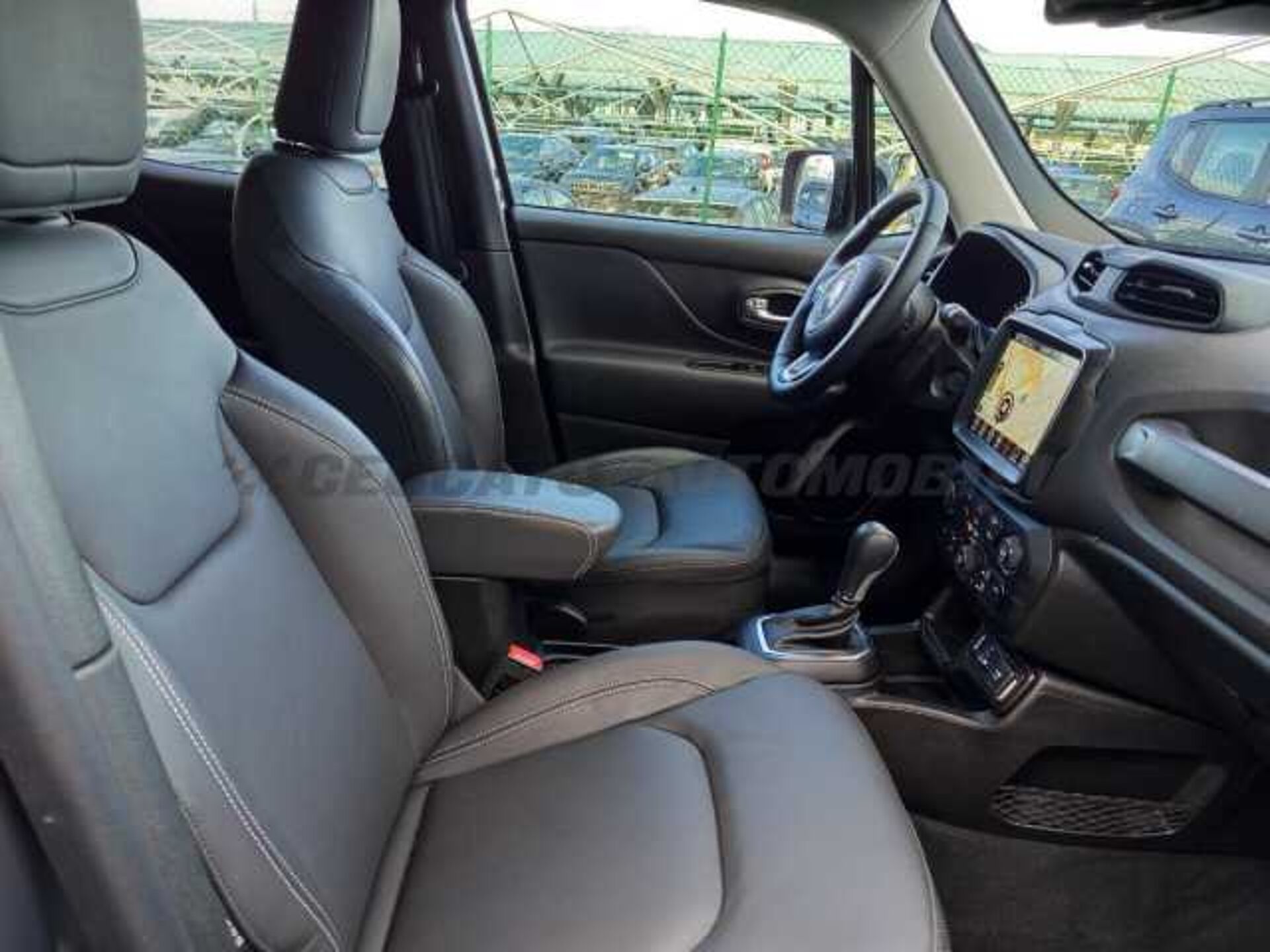 Jeep Renegade 1.5l - grey