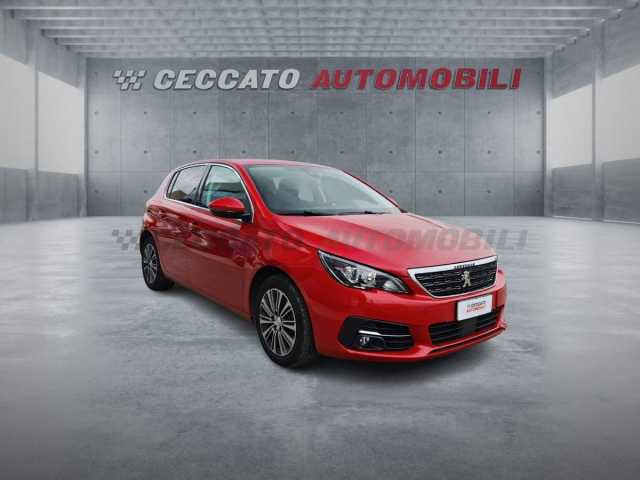 Peugeot 308 1.2l - red