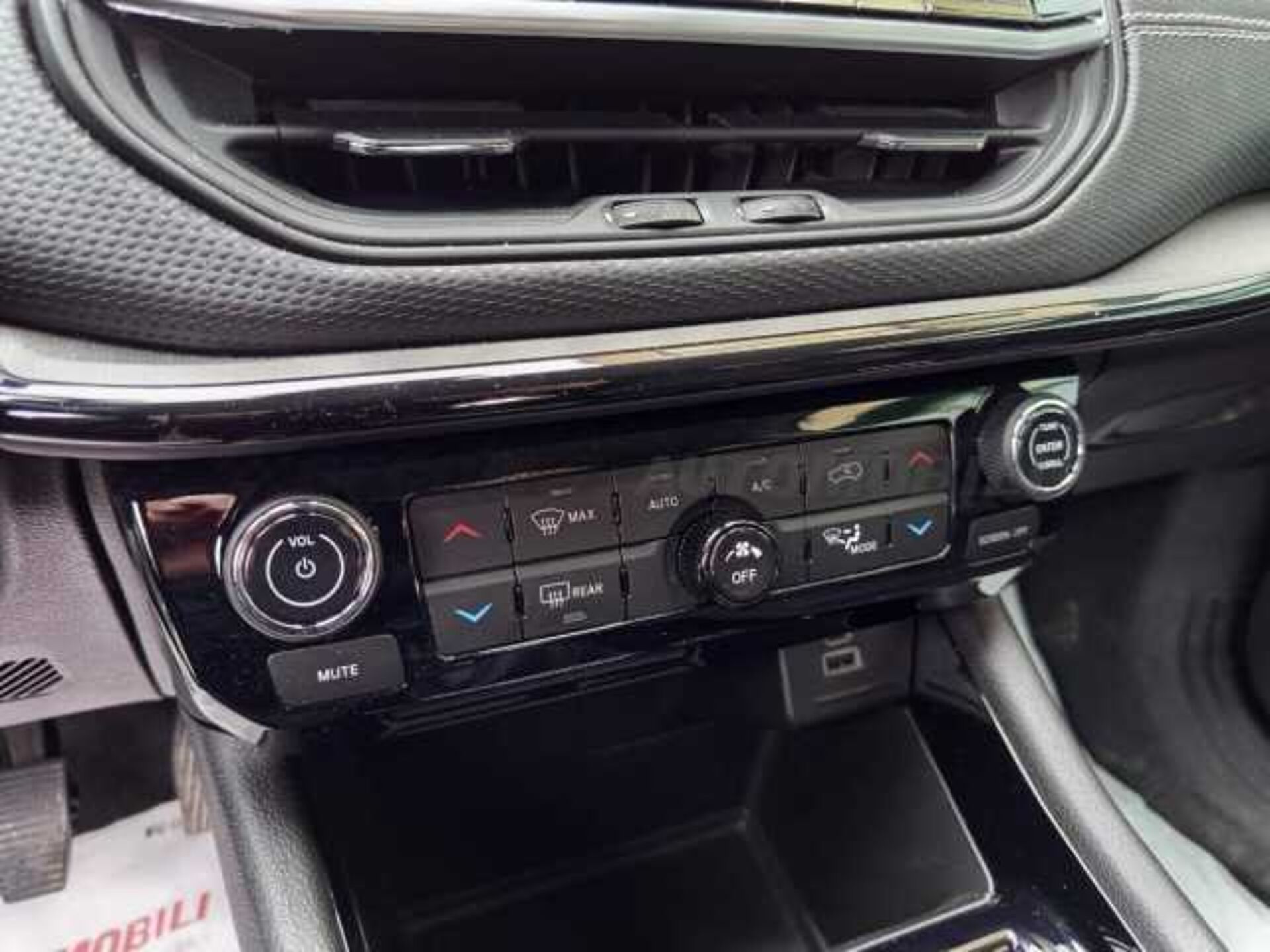 Jeep Compass 1.6l - white