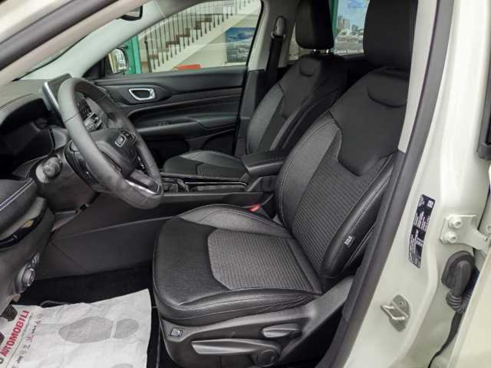 Jeep Compass 1.6l - white