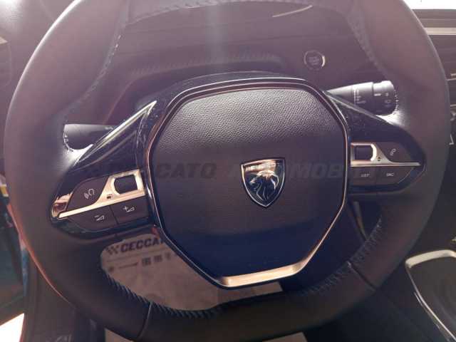 Peugeot 2008 1.2l - blue