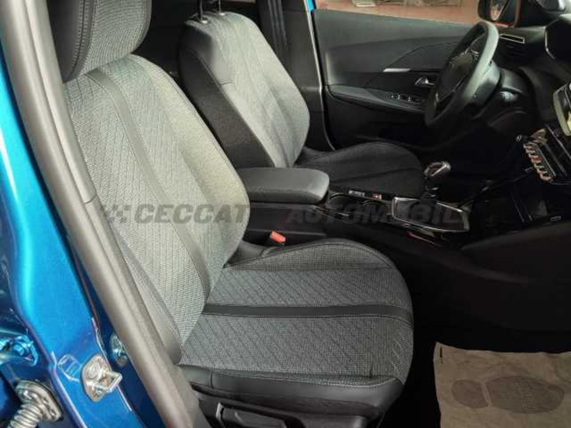 Peugeot 2008 1.2l - blue