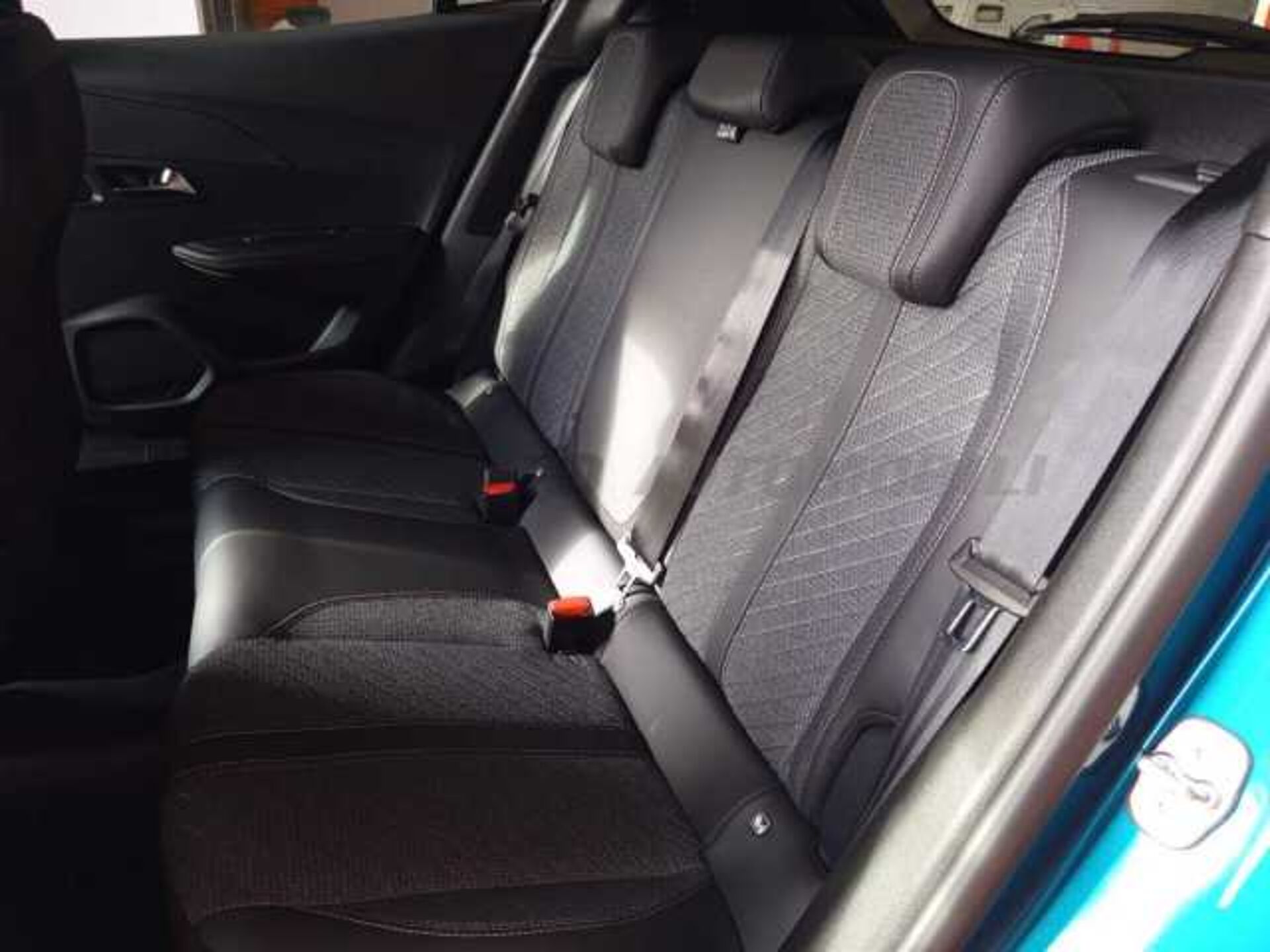 Peugeot 2008 1.2l - blue