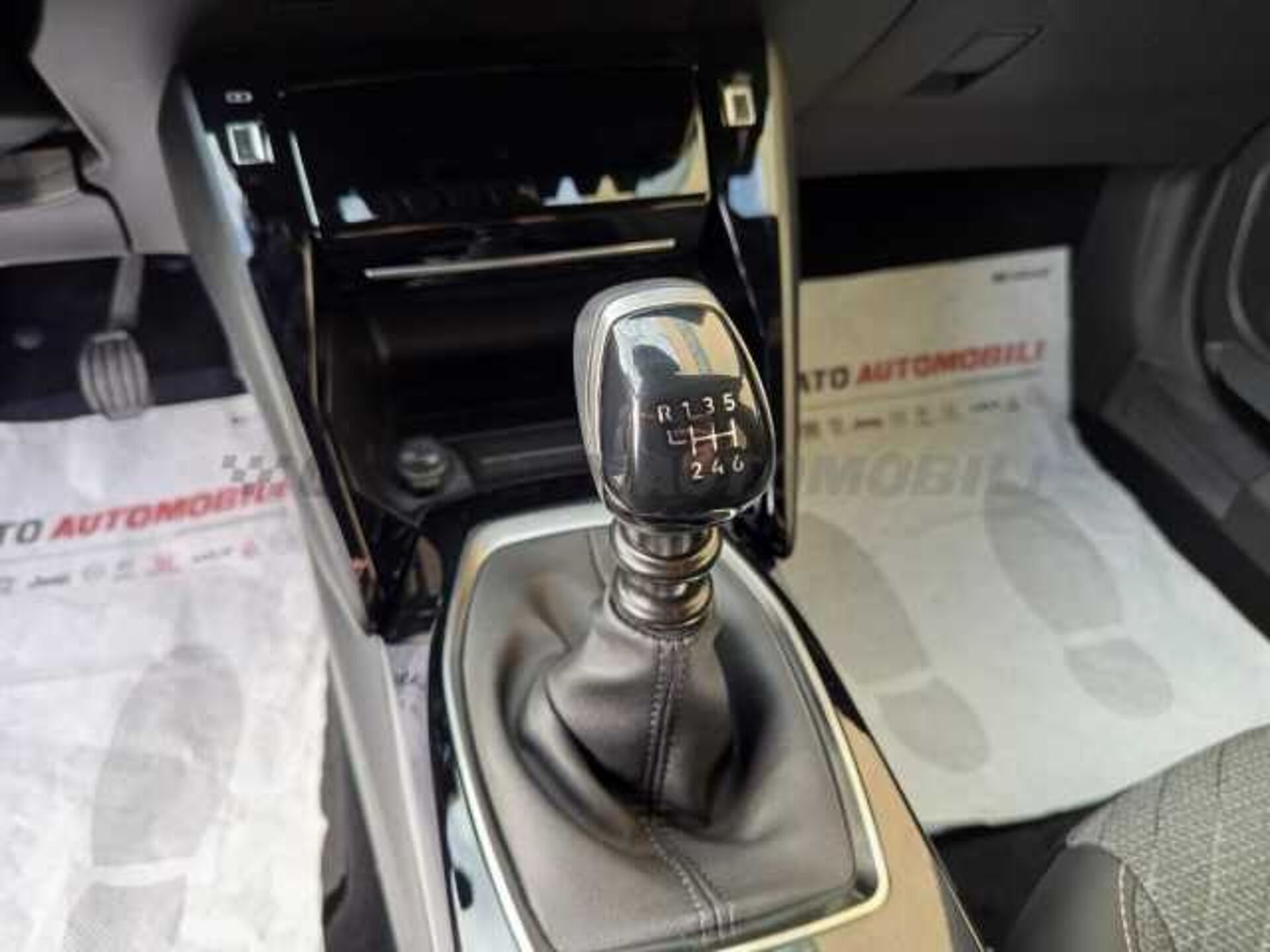 Peugeot 2008 1.2l - blue