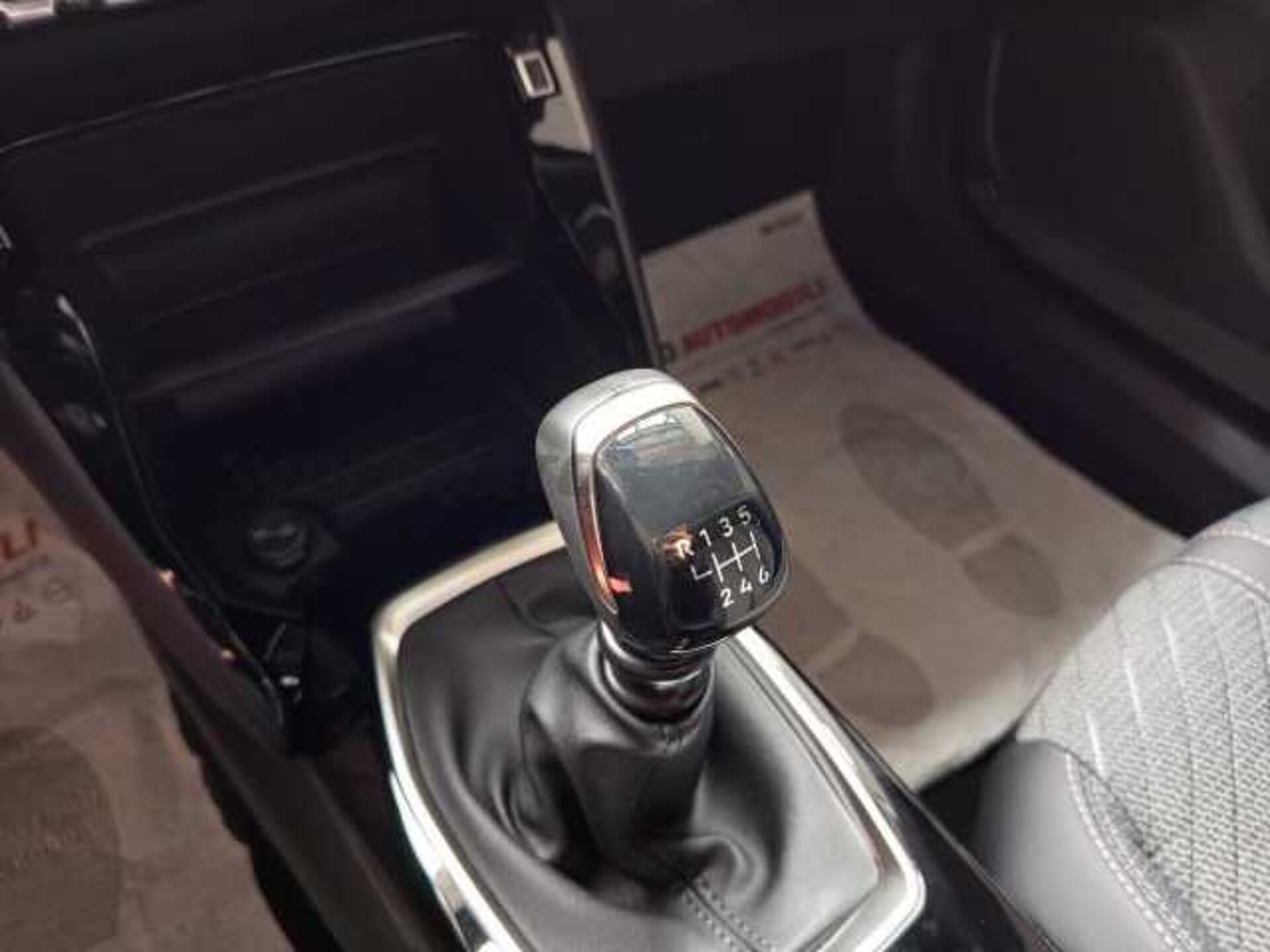 Peugeot 2008 1.2l - black