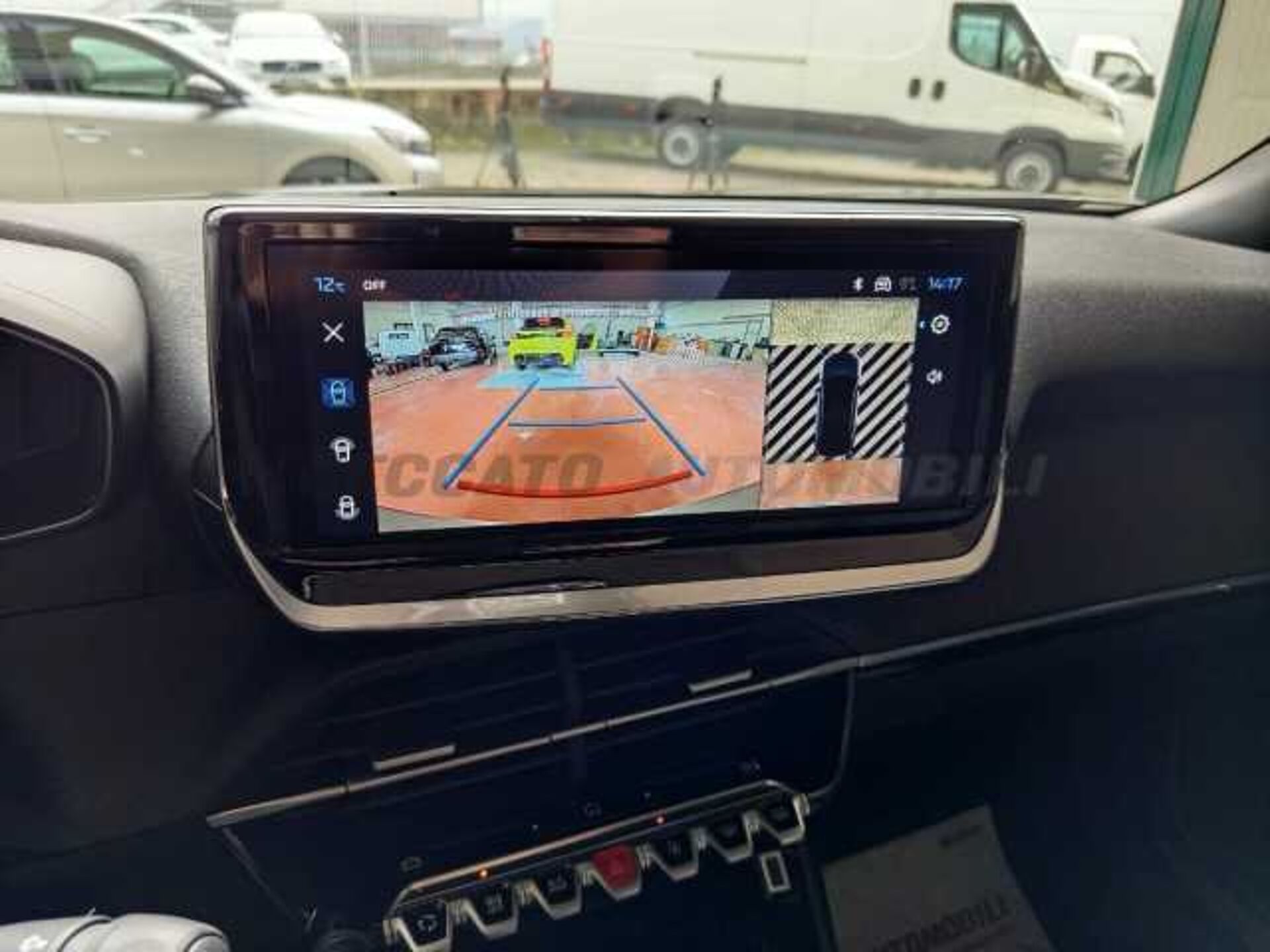 Peugeot 2008 1.2l - black