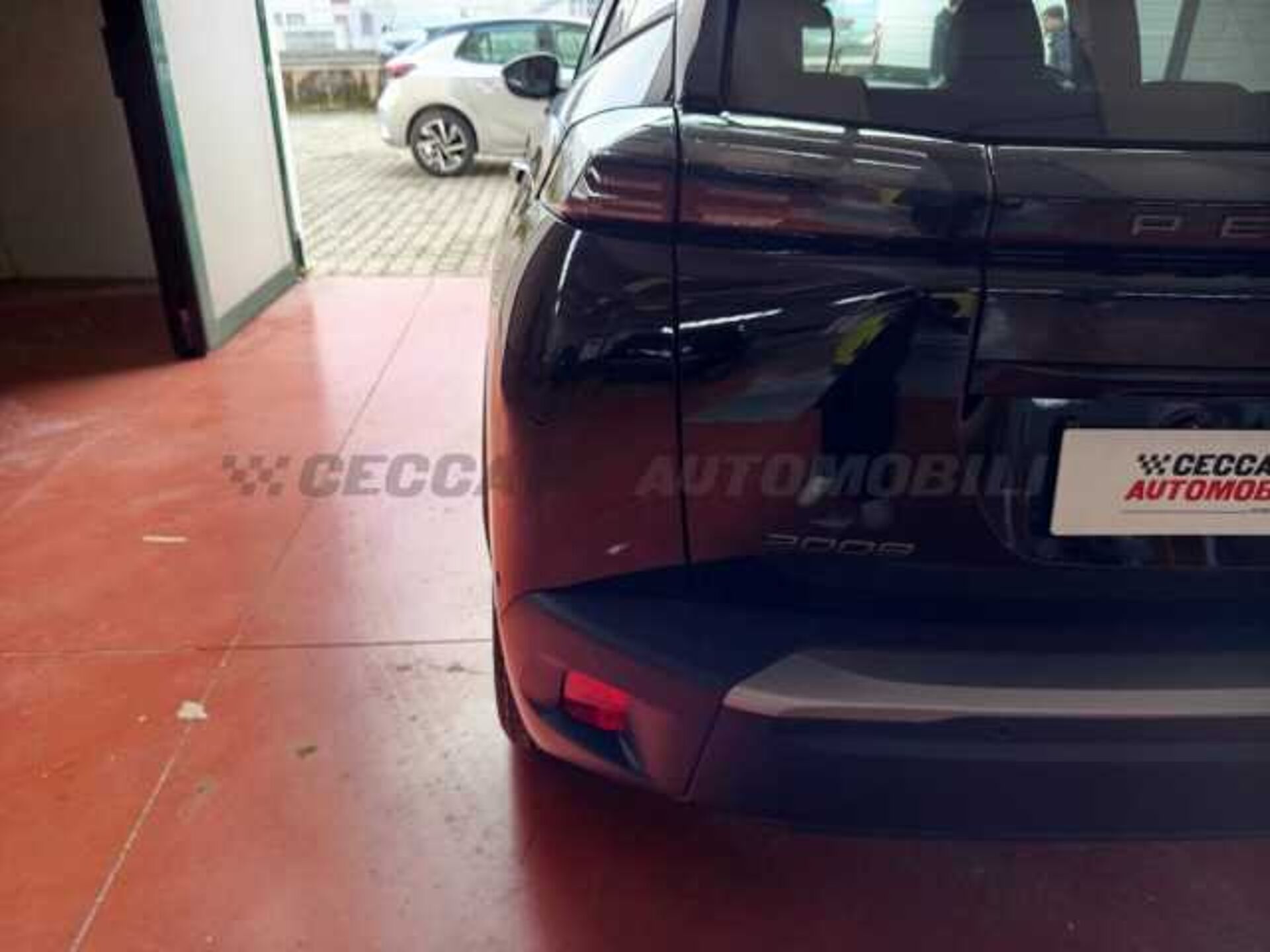 Peugeot 2008 1.2l - black