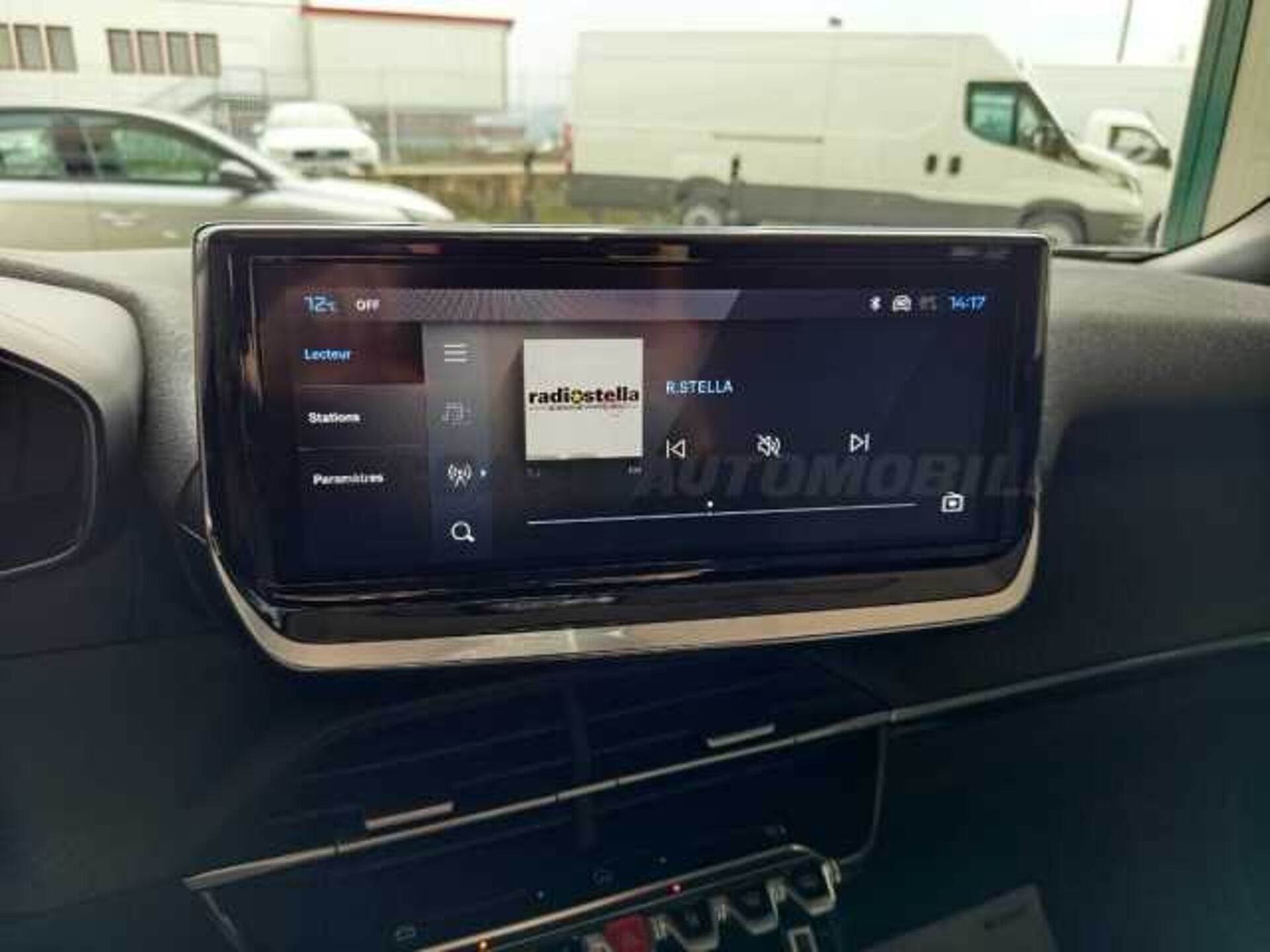 Peugeot 2008 1.2l - black