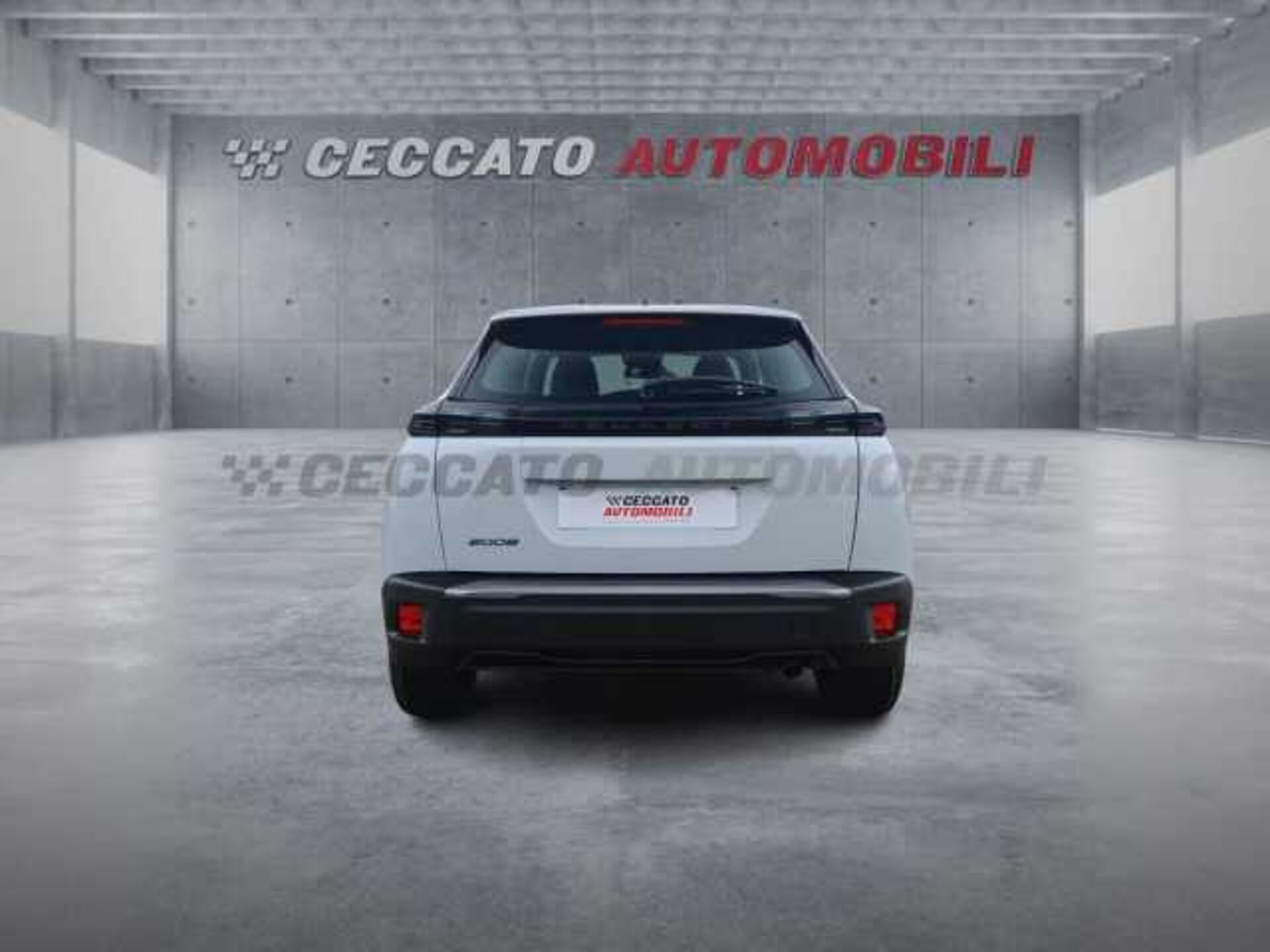 Peugeot 2008 1.2l - white