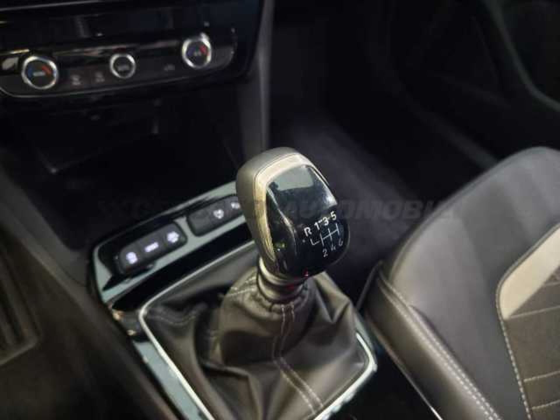 Opel Mokka 1.5l - green