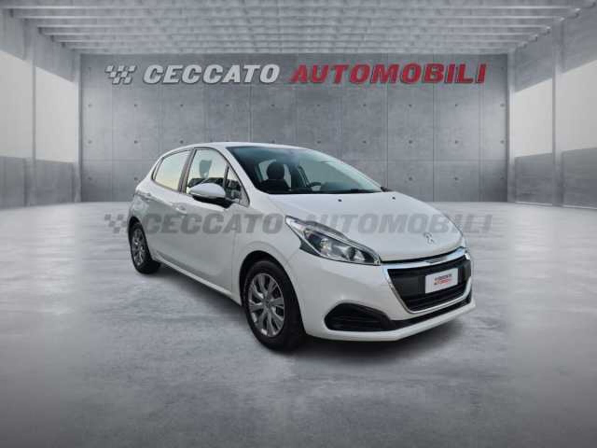 Peugeot 208 1.2l - white